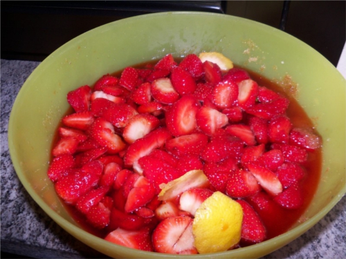 fragole limone e zucchero